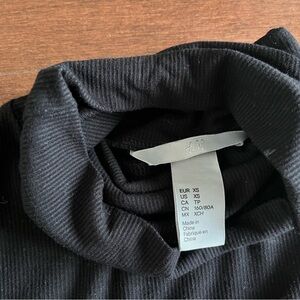 HM black turtleneck
